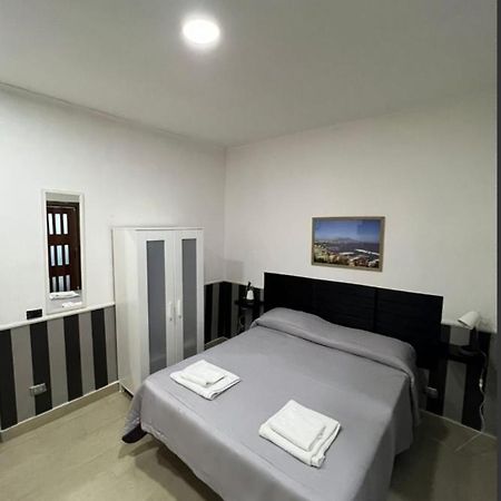 Casa Vacanza Da Totore เนเปิลส์ ภายนอก รูปภาพ